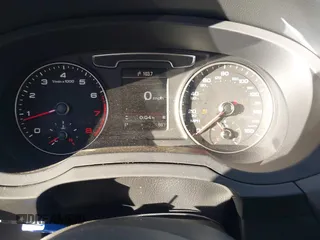 2017 Audi Q3 Premium Plus z VIN WA1JCCFS3HR002400, wystawiony jako IAAI lot #41464520 z przebiegiem 100 560 mil mil oraz . Historia ofert i sprzedaży dostępna na DreamBid. Obrazek 7.
