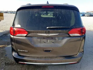 2017 Chrysler Pacifica Touring L Plus с VIN 2C4RC1EG7HR578348, выставлен на аукционе Copart как лот 57401415 с пробегом 158 176 миль миль и Списание • Salvage title. История ставок и продаж доступна на DreamBid. Изображение 6.