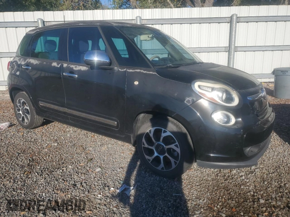 2014 FIAT 500L Lounge with VIN ZFBCFACHXEZ018630, listed as a Copart auction lot 84772124 with 0 mi miles and Clean Title. Bid and sale history available at carsss.com. Image 4.
