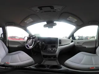 2020 Toyota Sienna LE Auto Access Seat with VIN 5TDKZ3DC5LS068784, listed as a IAAI auction lot 41207987 with 94,118 mi miles. Bid and sale history available at carsss.com. Image 18.