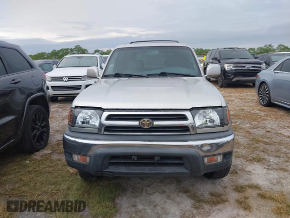 2000 Toyota 4Runner SR5 with VIN JT3GN86R0Y0159931, listed as a IAAI auction lot 40493131 with 200,277 mi miles and . Bid and sale history available at DreamBid. Image 12.