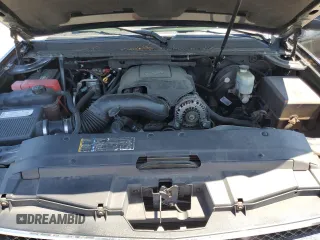 2007 Chevrolet Suburban LTZ with VIN 3GNFC16J27G211284, listed as a Copart auction lot 56581835 with 186,515 mi miles and Salvage title. Bid and sale history available at DreamBid. Image 12.