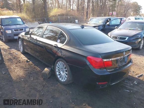 2011 BMW 7 Series 750Li z VIN WBAKB8C51BCY66913, wystawiony jako IAAI lot #41987656 z przebiegiem 113 843 mil mil oraz . Historia ofert i sprzedaży dostępna na DreamBid. Obrazek 3.