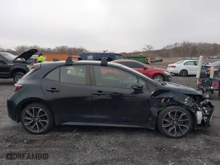 2021 Toyota Corolla Hatchback XSE with VIN JTNC4MBE5M3106428, listed as a IAAI auction lot 41497937 with 94,951 mi miles. Bid and sale history available at carsss.com. Image 13.