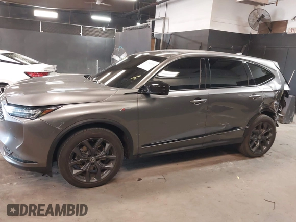 2024 Acura MDX w/A-Spec Package with VIN 5J8YE1H07RL020094, listed as a IAAI auction lot 41941652 with 9,997 mi miles. Bid and sale history available at carsss.com. Image 15.