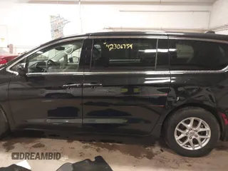 2023 Chrysler Voyager LX z VIN 2C4RC1CG1PR548330, wystawiony jako IAAI lot #42306759 z przebiegiem 92 231 mil mil oraz . Historia ofert i sprzedaży dostępna na DreamBid. Obrazek 15.