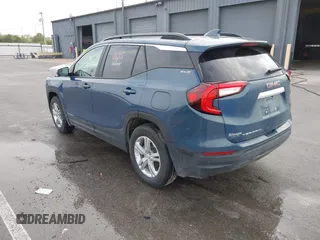 2024 GMC Terrain SLE z VIN 3GKALMEG4RL249642, wystawiony jako IAAI lot #42248039 z przebiegiem 11 695 mil mil oraz . Historia ofert i sprzedaży dostępna na DreamBid. Obrazek 3.