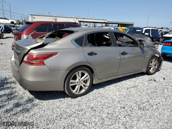 2013 Nissan Altima 3.5 SV with VIN 1N4BL3AP5DC173665, listed as a Copart auction lot 49050135 with 0 mi miles and Non Repairable. Bid and sale history available at carsss.com. Image 3.