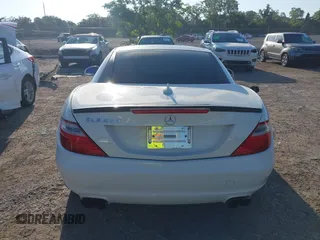 2012 Mercedes-Benz SLK 250 z VIN WDDPK4HA3CF036155, wystawiony jako IAAI lot #42319806 z przebiegiem 126 008 mil mil oraz . Historia ofert i sprzedaży dostępna na DreamBid. Obrazek 16.
