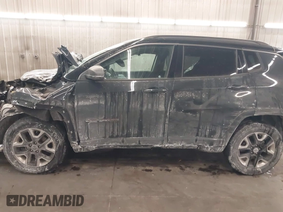 2018 Jeep Compass Trailhawk with VIN 3C4NJDDB2JT211775, listed as a IAAI auction lot 41610112 with 99,238 mi miles and . Bid and sale history available at DreamBid. Image 15.