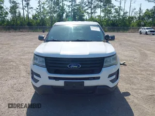 2017 Ford Police Interceptor Utility z VIN 1FM5K8ARXHGB93123, wystawiony jako IAAI lot #42276763 z przebiegiem 69 136 mil mil oraz . Historia ofert i sprzedaży dostępna na DreamBid. Obrazek 12.