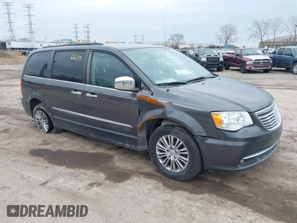 2015 Chrysler Town & Country Touring-L with VIN 2C4RC1CG4FR525588, listed as a IAAI auction lot 41696620 with 225,297 mi miles. Bid and sale history available at carsss.com. Image 1.