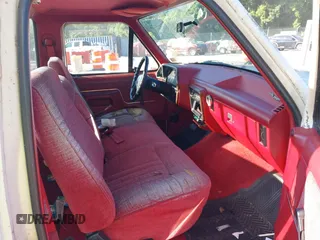 1990 Ford F-150 z VIN 1FTDF15N1LNA49113, wystawiony jako IAAI lot #42831924 z przebiegiem 48 253 mil mil oraz . Historia ofert i sprzedaży dostępna na DreamBid. Obrazek 5.