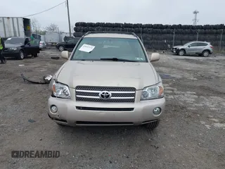 2006 Toyota Highlander Hybrid with VIN JTEEW21AX60007243, listed as a IAAI auction lot 42032134 with 154,901 mi miles. Bid and sale history available at carsss.com. Image 12.