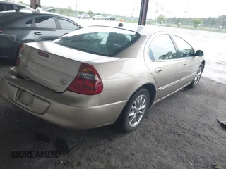 2004 Chrysler 300M M z VIN 2C3HE66G64H685168, wystawiony jako IAAI lot #42323711 z przebiegiem 111 527 mil mil oraz . Historia ofert i sprzedaży dostępna na DreamBid. Obrazek 4.