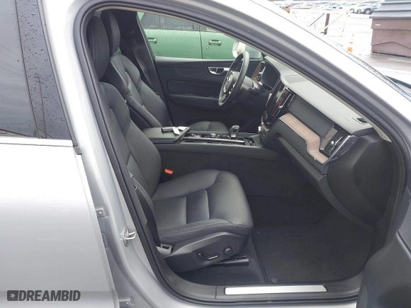 2023 Volvo XC60 Plus Bright Theme with VIN YV4L12RN9P1375763, listed as a IAAI auction lot 41868161 with 34,776 mi miles. Bid and sale history available at carsss.com. Image 5.