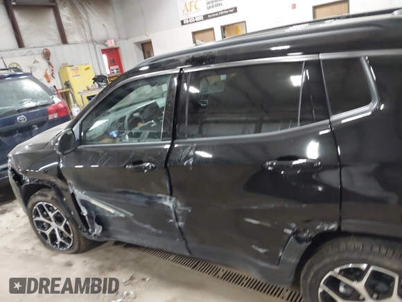 2024 Jeep Compass Limited with VIN 3C4NJDCNXRT126643, listed as a IAAI auction lot 41370816 with 7,355 mi miles and . Bid and sale history available at DreamBid. Image 14.
