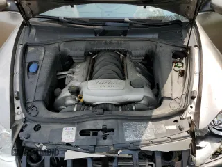 2004 Porsche Cayenne Turbo z VIN WP1AC29P44LA93499, wystawiony jako Copart lot #56761105 z przebiegiem Nie podano mil oraz Szkoda całkowita • Salvage title. Historia ofert i sprzedaży dostępna na DreamBid. Obrazek 12.