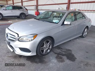 2014 Mercedes-Benz E 350 Sport z VIN WDDHF5KB2EA831973, wystawiony jako IAAI lot #41748637 z przebiegiem 153 481 mil mil oraz . Historia ofert i sprzedaży dostępna na DreamBid. Obrazek 2.