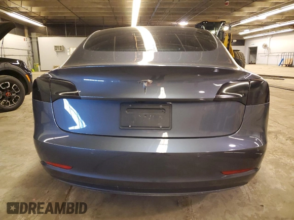 2022 Tesla Model 3 z VIN 5YJ3E1EAXNF313989, wystawiony jako Copart lot #88564835 z przebiegiem 35 407 mil mil oraz Szkoda całkowita • Salvage title. Historia ofert i sprzedaży dostępna na DreamBid. Obrazek 6.