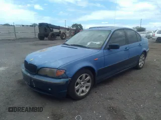 2002 BMW 3 Series 325i with VIN WBAET37482NG72157, listed as a IAAI auction lot 41648030 with 1 mi miles. Bid and sale history available at carsss.com. Image 6.