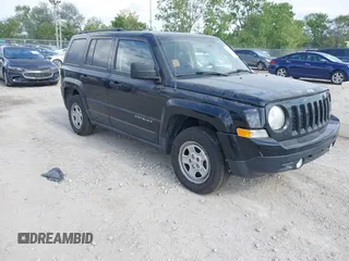 2015 Jeep Patriot Altitude z VIN 1C4NJRBB5FD189414, wystawiony jako IAAI lot #42390185 z przebiegiem 125 344 mil mil oraz . Historia ofert i sprzedaży dostępna na DreamBid. Obrazek 1.
