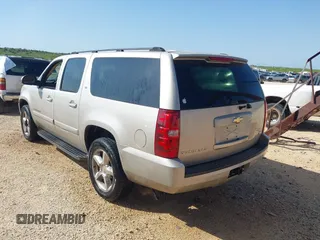 2007 Chevrolet Suburban LTZ with VIN 3GNFC16007G143249, listed as a IAAI auction lot 42097911 with 212,899 mi miles. Bid and sale history available at carsss.com. Image 3.