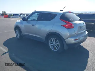 2011 Nissan Juke SL with VIN JN8AF5MV2BT020603, listed as a IAAI auction lot 41992330 with 147,765 mi miles. Bid and sale history available at carsss.com. Image 3.