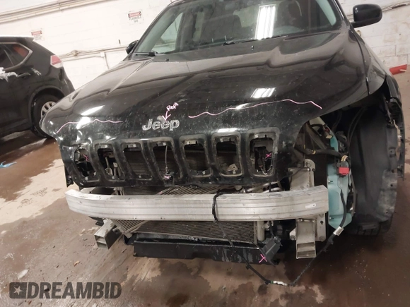2020 Jeep Cherokee Latitude with VIN 1C4PJMCB6LD651548, listed as a IAAI auction lot 41340075 with 102,812 mi miles. Bid and sale history available at carsss.com. Image 6.