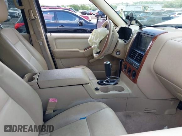 2006 Ford Explorer Eddie Bauer с VIN 1FMEU74E06UA86609, выставлен на аукционе IAAI как лот 42393808 с пробегом Не указан миль и . История ставок и продаж доступна на DreamBid. Изображение 5.