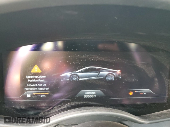 2022 McLaren GT z VIN SBM22GCA4NW001602, wystawiony jako Copart lot #83270334 z przebiegiem 33 668 mil mil oraz Tytuł czysty. Historia ofert i sprzedaży dostępna na DreamBid. Obrazek 9.