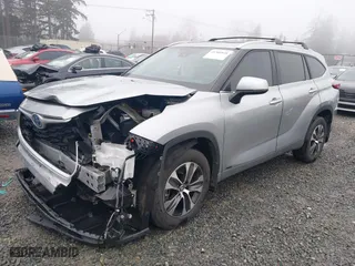 2023 Toyota Highlander Hybrid XLE with VIN 5TDKBRCH3PS118916, listed as a IAAI auction lot 41300848 with 23,981 mi miles. Bid and sale history available at carsss.com. Image 2.