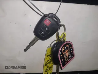 2018 Toyota RAV4 XLE z VIN JTMWFREVXJJ735226, wystawiony jako IAAI lot #42131520 z przebiegiem 121 663 mil mil oraz . Historia ofert i sprzedaży dostępna na DreamBid. Obrazek 11.