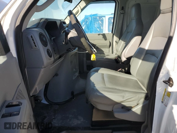2013 Ford Econoline Cargo Commercial z VIN 1FTNE1EW2DDA76599, wystawiony jako Copart lot #41764135 z przebiegiem 183 955 mil mil oraz Czysty tytuł • Clean title. Historia ofert i sprzedaży dostępna na DreamBid. Obrazek 7.