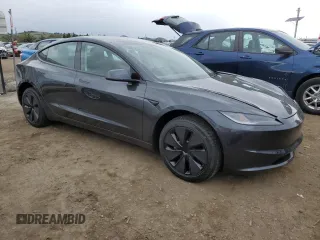 2025 Tesla Model 3 Long Range z VIN 5YJ3E1EA2SF962214, wystawiony jako Copart lot #48961935 z przebiegiem 409 mil mil oraz Szkoda całkowita • Salvage title. Historia ofert i sprzedaży dostępna na DreamBid. Obrazek 4.