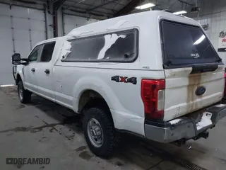 2017 Ford Super Duty F-250 SRW Lariat with VIN 1FT7W2B63HED58153, listed as a IAAI auction lot 41369447 with 136,965 mi miles. Bid and sale history available at carsss.com. Image 3.