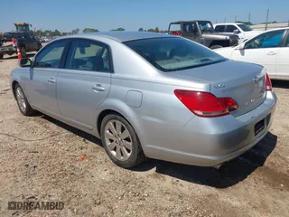 2005 Toyota Avalon XL with VIN 4T1BK36B95U047763, listed as a IAAI auction lot 41996438 with 224,315 mi miles. Bid and sale history available at carsss.com. Image 3.