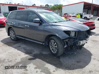2014 Nissan Pathfinder SV with VIN 5N1AR2MN6EC725132, listed as a IAAI auction lot 41961293 with 159,456 mi miles. Bid and sale history available at carsss.com. Image 1.