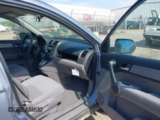 2010 Honda CR-V LX with VIN 3CZRE3H39AG701619, listed as a IAAI auction lot 41986031 with 107,200 mi miles and . Bid and sale history available at DreamBid. Image 5.