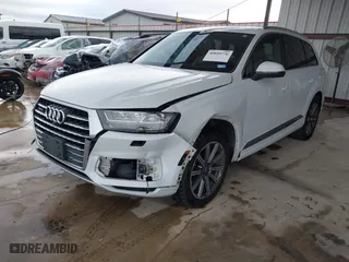 2017 Audi Q7 Prestige with VIN WA1VAAF71HD035383, listed as a IAAI auction lot 40849776 with 89,303 mi miles. Bid and sale history available at carsss.com. Image 21.