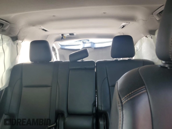 2018 Toyota Highlander SE with VIN 5TDJZRFH1JS527037, listed as a Copart auction lot 60348635 with 56,207 mi miles and Salvage title. Bid and sale history available at DreamBid. Image 10.