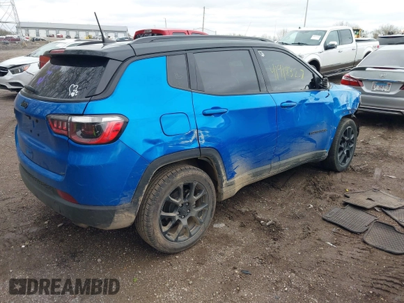 2022 Jeep Compass Latitude z VIN 3C4NJCBB9NT172153, wystawiony jako IAAI lot #41918327 z przebiegiem 95 504 mil mil oraz . Historia ofert i sprzedaży dostępna na DreamBid. Obrazek 4.