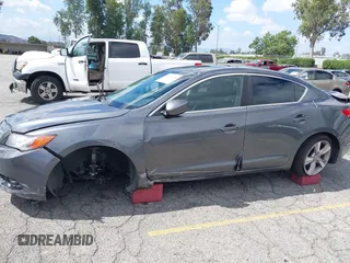 2013 Acura ILX Premium z VIN 19VDE1F57DE013667, wystawiony jako IAAI lot #42246256 z przebiegiem 174 167 mil mil oraz . Historia ofert i sprzedaży dostępna na DreamBid. Obrazek 6.