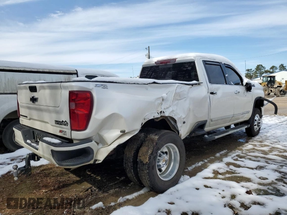 2024 Chevrolet Silverado 3500HD High Country with VIN 1GC4YVEY7RF383855, listed as a Copart auction lot 87835935 with 17,133 mi miles and Salvage Title. Bid and sale history available at carsss.com. Image 3.