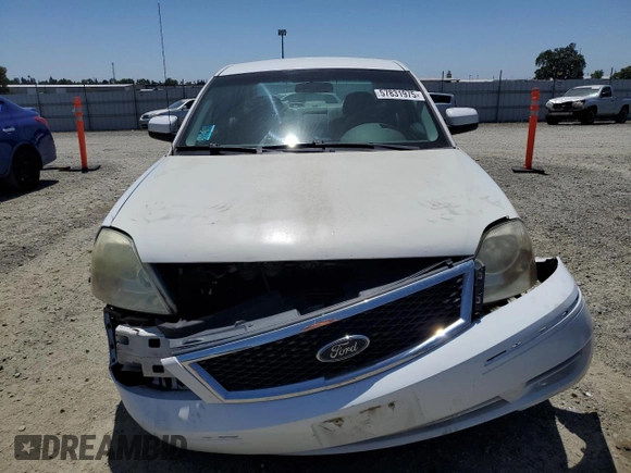 2005 Ford Five Hundred SE z VIN 1FAFP231X5G166052, wystawiony jako Copart lot #57831975 z przebiegiem 90 036 mil mil oraz Czysty tytuł • Clean title. Historia ofert i sprzedaży dostępna na DreamBid. Obrazek 5.