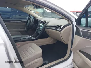 2020 Ford Fusion SE with VIN 3FA6P0HD6LR252987, listed as a IAAI auction lot 42064351 with 63,832 mi miles and . Bid and sale history available at carsss.com. Image 5.