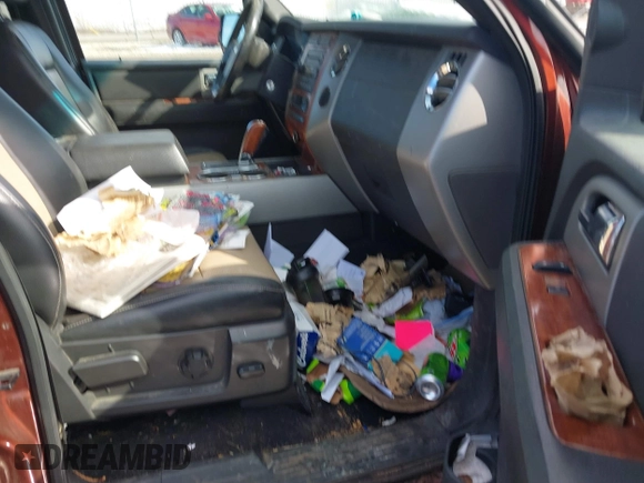 2007 Ford Expedition Eddie Bauer с VIN 1FMFU185X7LA72588, выставлен на аукционе IAAI как лот 41740134 с пробегом Не указан миль и . История ставок и продаж доступна на DreamBid. Изображение 5.