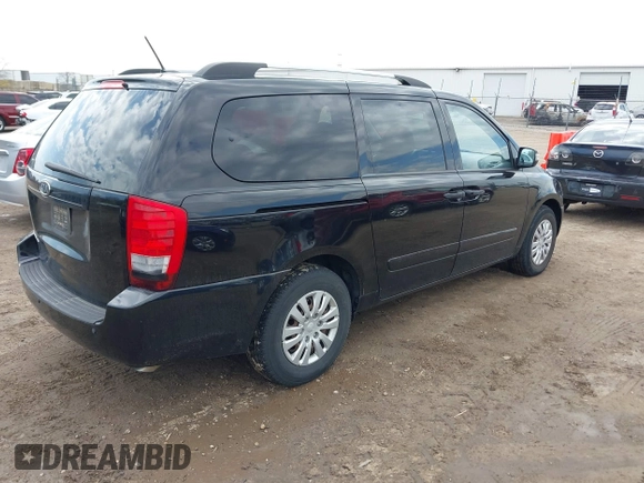 2011 Kia Sedona LX with VIN KNDMG4C7XB6368795, listed as a IAAI auction lot 42095251 with 146,813 mi miles. Bid and sale history available at carsss.com. Image 4.