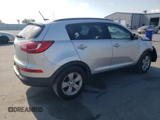 2011 Kia Sportage LX z VIN KNDPBCA2XB7102202, wystawiony jako Copart lot #55606785 z przebiegiem 84 311 mil mil oraz Szkoda całkowita • Salvage title. Historia ofert i sprzedaży dostępna na DreamBid. Obrazek 3.