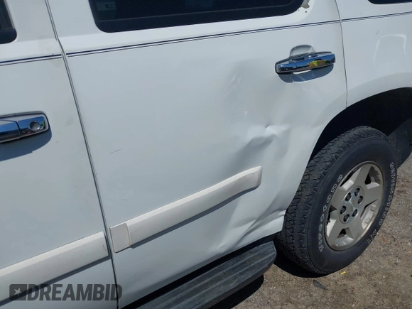 2008 Chevrolet Tahoe LTZ с VIN 1GNFC13J98J135941, выставлен на аукционе IAAI как лот 42144768 с пробегом 351 260 миль миль и . История ставок и продаж доступна на DreamBid. Изображение 6.